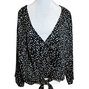 NWOT Vine & Love Black and White Polkadot Casual Blouse With V Neck Size 2X
